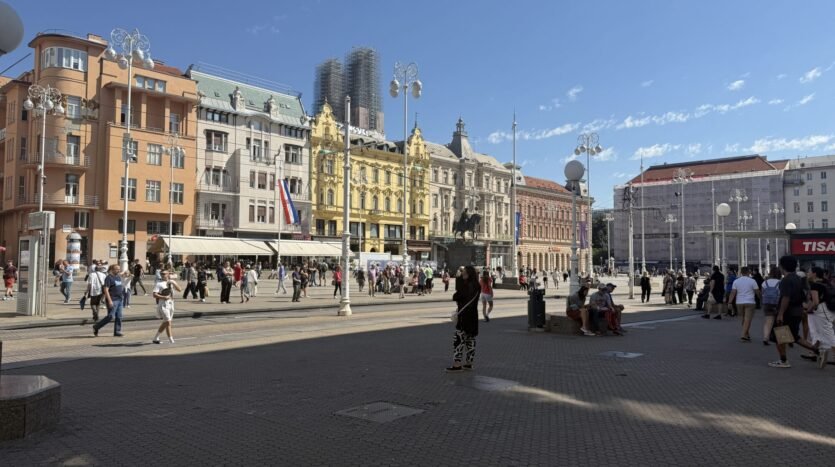 Zagreb, centar, zgrada 600 m², 6 parkirnih mjesta – Prodaja