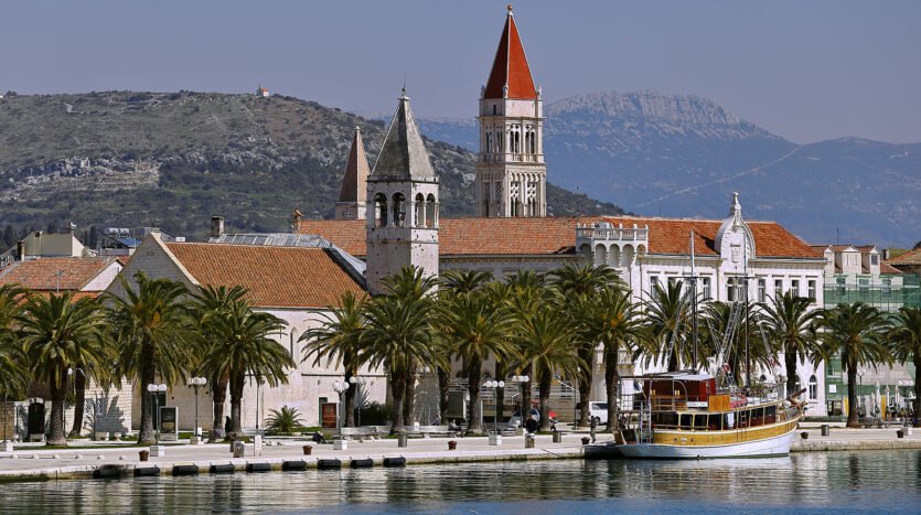 Trogir, građevinsko zemljište za skladište, prodaja