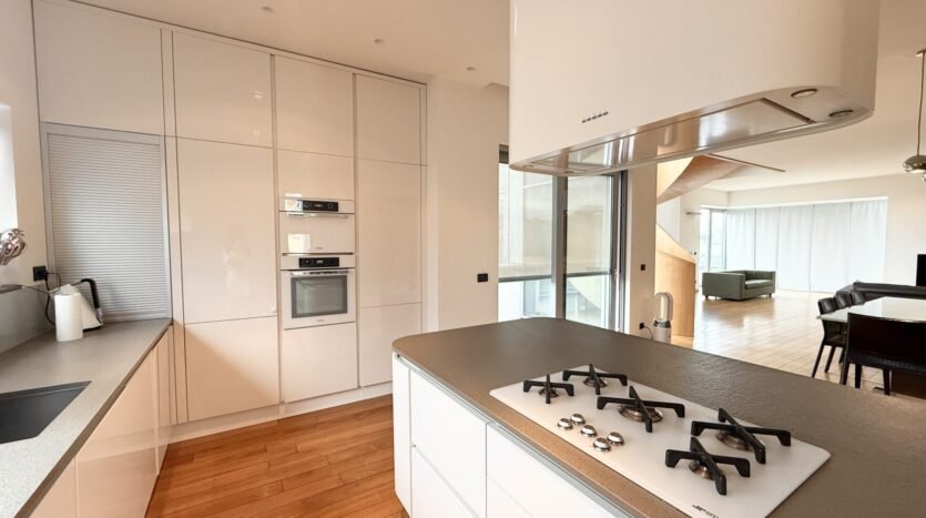 Ekskluzivna luksuzna vila na prodaju – Šalata, Zagreb | 500 m² vrhunskog stanovanja i privatnosti 2