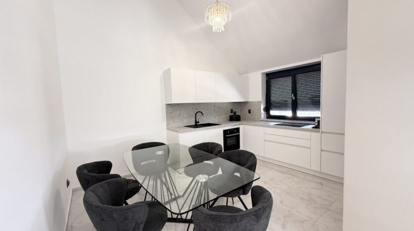 Pantovčak, luksuzni 5-sobni penthouse 200m2, najam