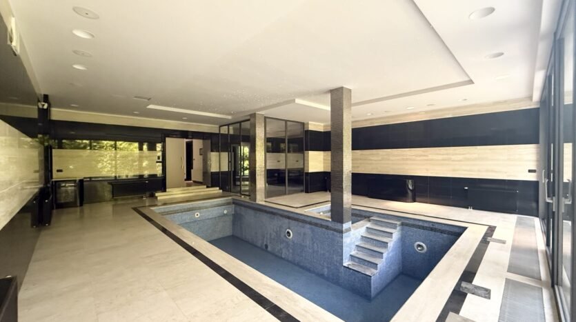 Elegantna vila na prodaju u prestižnoj zagrebačkoj četvrti Tuškanac 4