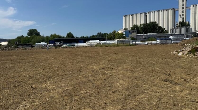 Zemljište uz Slavonsku aveniju, do 26.000 m2, zakup 3