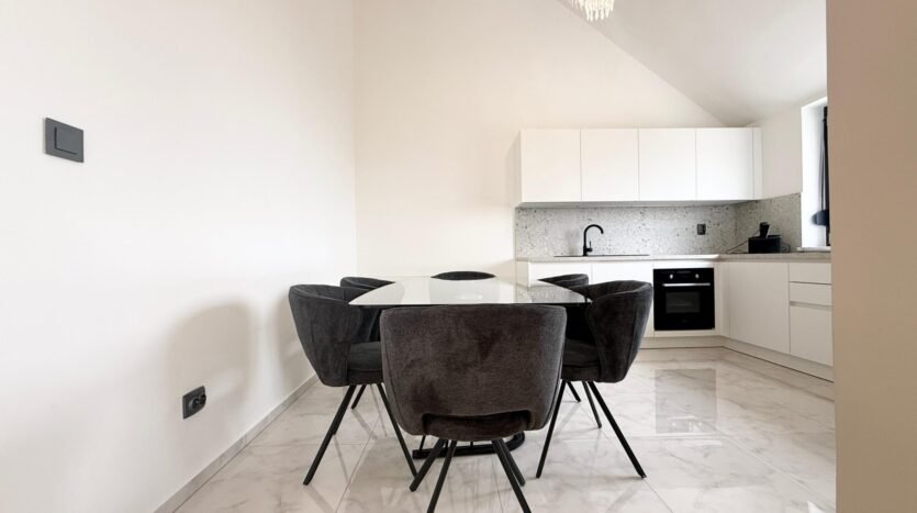 Pantovčak, luksuzni 5-sobni penthouse 200m2, najam 2
