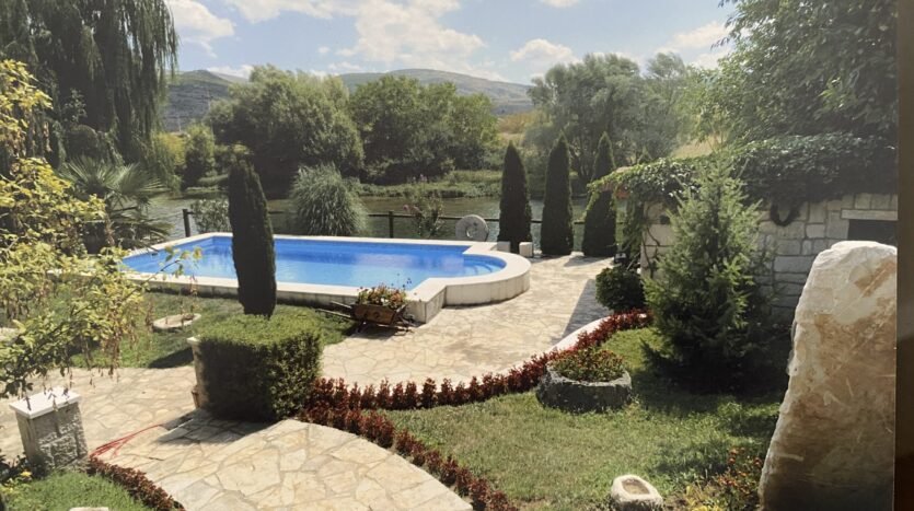Mostar, rijeka Buna, vila s bazenom, prodaja 3
