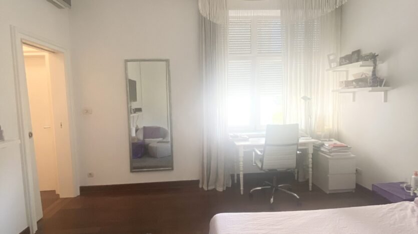 Luksuzan stan 250m2, strogi centar, najam 4