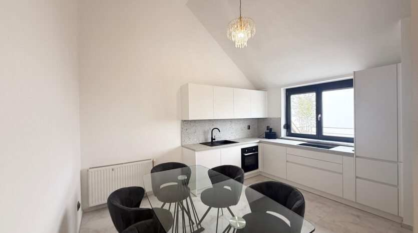 Pantovčak, luksuzni 5-sobni penthouse 200m2, najam 4