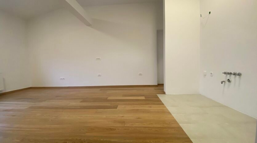Trešnjevka, renoviran četverosoban stan, prodaja 4