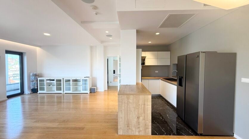 Šalata, luksuzna moderna vila 450 m2, najam 2
