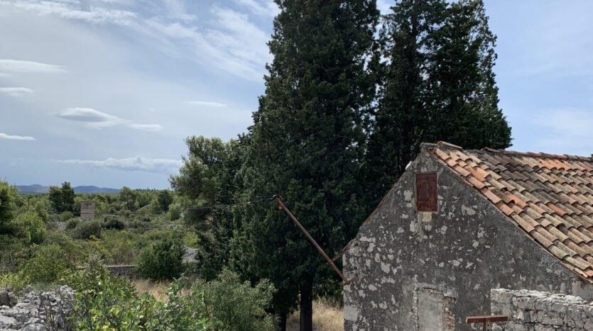 Šibenik, poljoprivredno zemljište 37.000 m2, prodaja