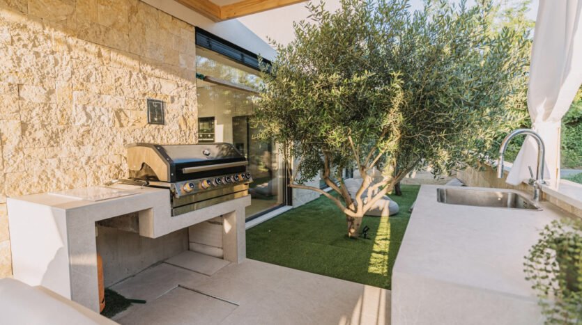 Privlaka, moderna luksuzna vila sa bazenom, prodaja 3