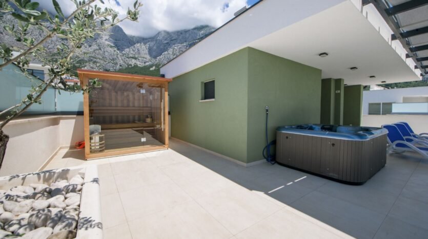 Makarska, namještena luksuzna vila sa bazenom, prodaja 5