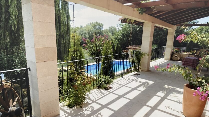 Mostar, rijeka Buna, vila s bazenom, prodaja 4
