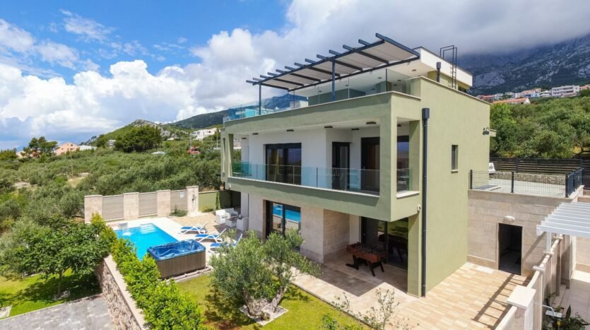 Makarska, namještena luksuzna vila sa bazenom, prodaja 2