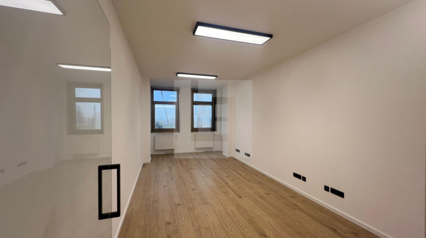 Poslovni prostor 220m2, za polikliniku, zakup 5