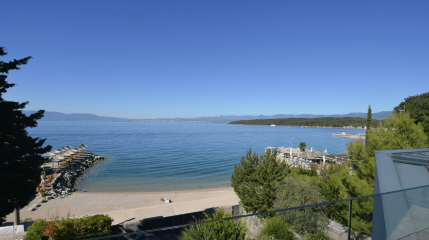 Krk, Njivice, moderna vila uz samo more, prodaja 3