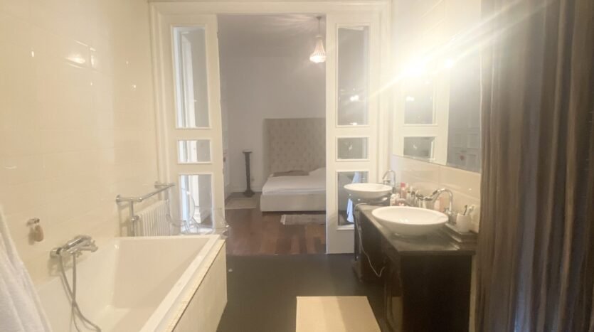 Strogi centar, luksuzan stan 250m2, prodaja 4