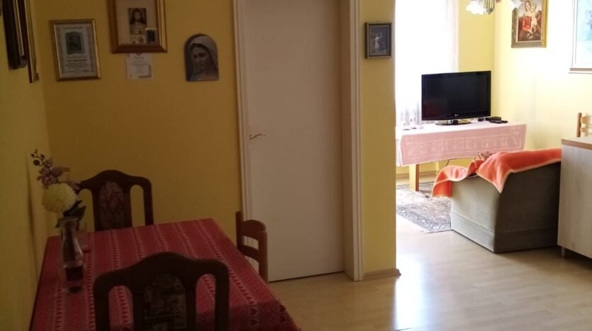 Trokut, obiteljska kuća s poslovnim prostorom, prodaja 2