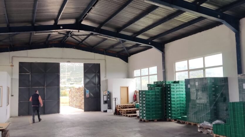 Trogir, skladište površine 750m2, prodaja