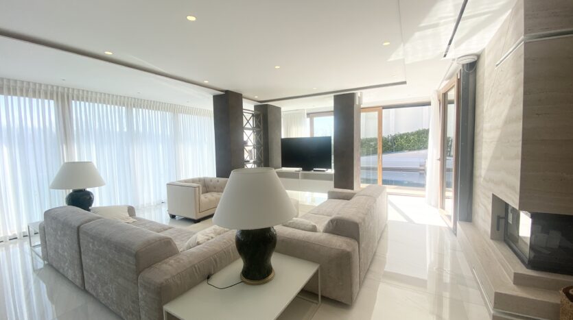 Jelenovac, fully furnished luxury apartment, pool, garage, sale