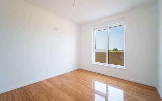 Novalja, luxury apartment with terrace and garden, parking, sale