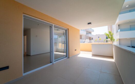 Novalja, new luxury 3-room apartment with garden, parking, sale