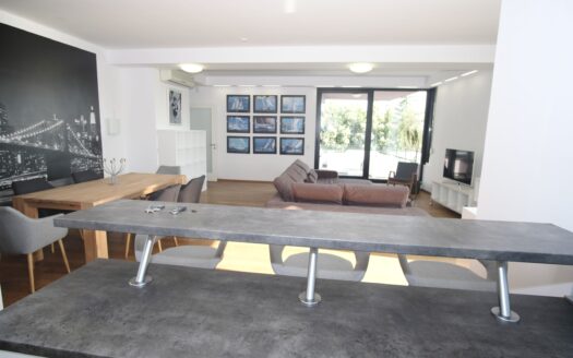 Srebrnjak, 4-room apartment, parking, rent