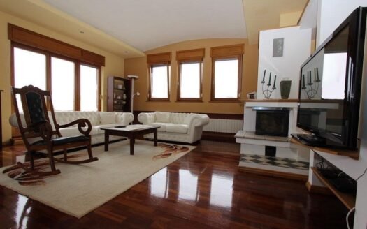 Charming 170 m² Penthouse for Rent in Prestigious Pantovčak