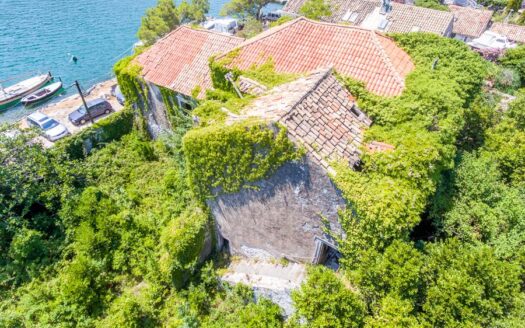 Dubrovnik, Mokošica, old summer house, first row, sale