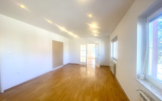 Šestine, unfurnished family villa with gardens, garages, rent