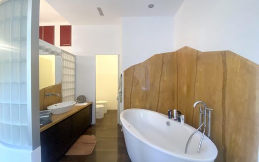 King Tomislav Square, renovated 2-room apartment, rent