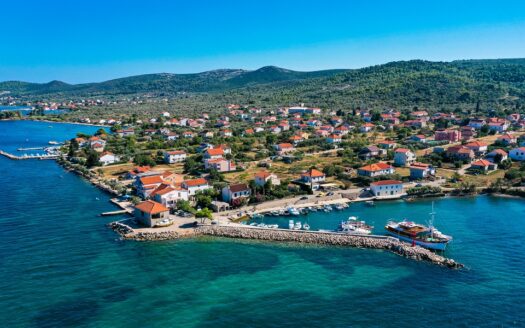 Neviđane, building land 800m2, sale