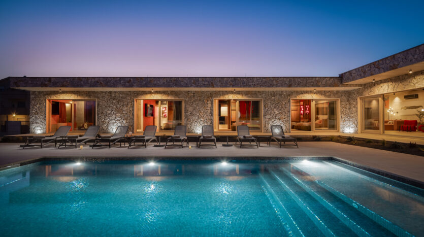 Secluded villa, swimming pool, tennis court, near Split