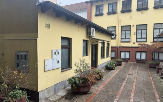 Zagreb, city center, 1. zone, house in courtyard, sale